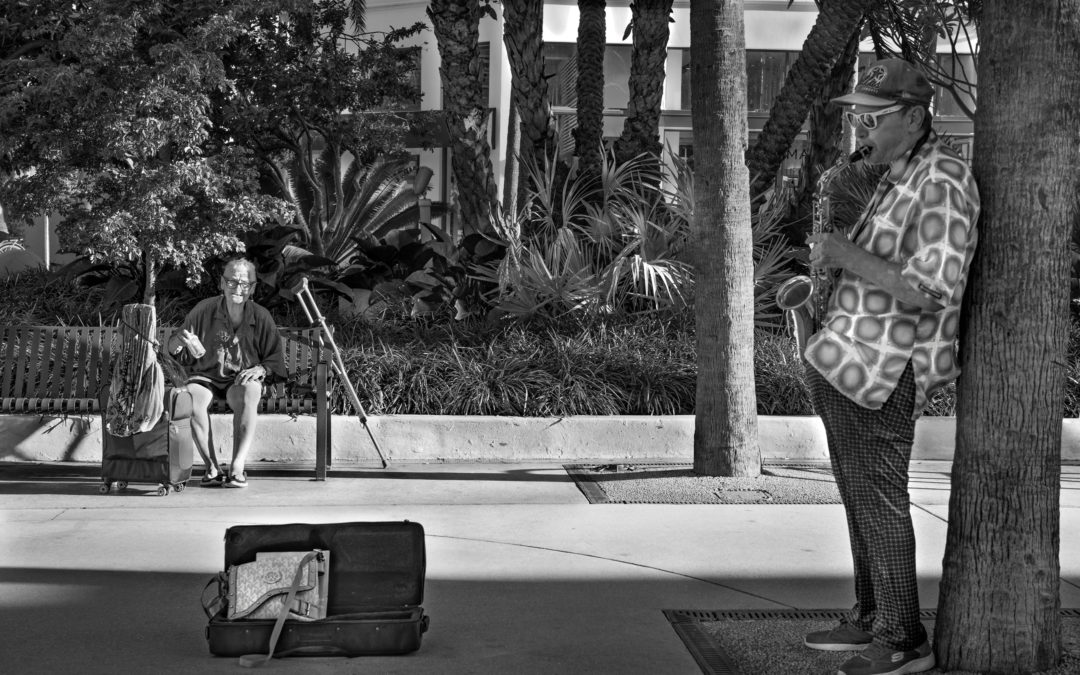 La Dama y El Saxo Alto